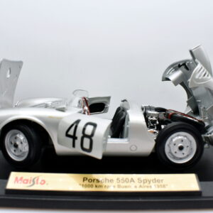 Modellino auto racing scala 1:18 Porsche 550A spyder maisto modellismo statico
