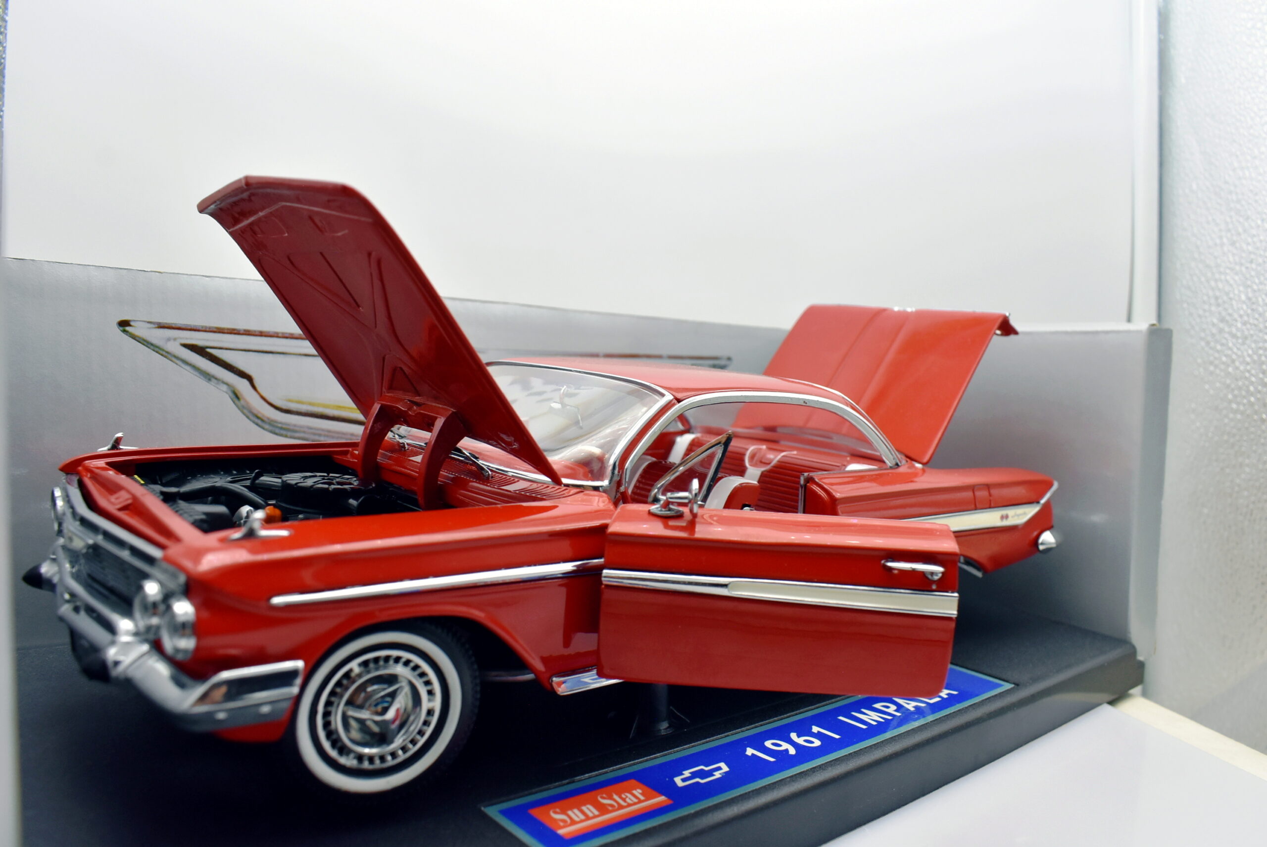 Chevrolet Impala SS 427 1968 1/43 New in box diecast model american cars