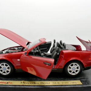 Modellino auto scala 1:18 Mercedes benz SLK 230 maisto modellismo statico