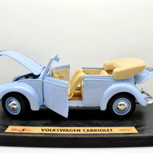Modellino auto scala 1:18 volkswagen cabriolet beetle maggiolino diecast modellismo statico da collezione