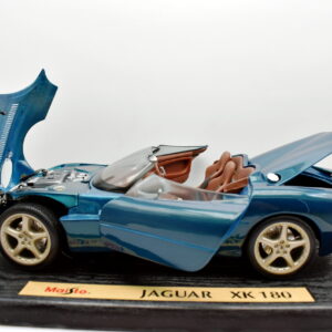 Modellino auto scala 1:18 Jaguar XK 180 maisto diecast modellismo statico da collezione