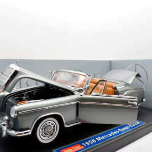 Modellino auto scala 1:18 mercedes benz 220 SE sun star diecast modellismo da collezione