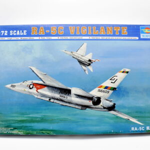 Modellino model kit montaggio RA-5C VIGILANTE trumpeter scala 1:72 modellismo