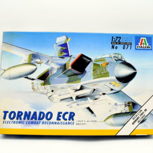 Modellino model kit montaggio aerei TORNADO ECR ELECTRONIC COBAT RECONNAISSANCE italeri scala 1:72 modellismo
