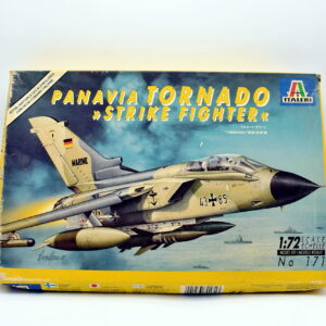 Modellino model kit montaggio aerei PANAVIA TORNADO STRIKE FIGHTER italeri scala 1:72 modellismo