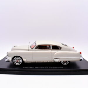 Modellino auto scala 1:43 cadillac series 62 sedanatte Neo modellismo da collezione