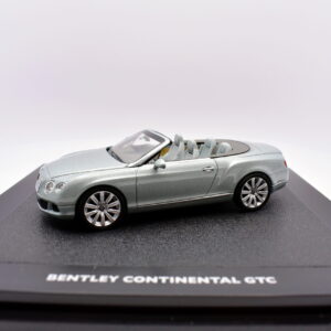 Modellino auto scala 1:43 bentley continental GTC minichamps diecast modellismo da collezione