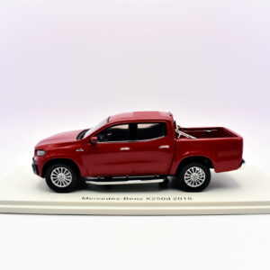 Modellino auto scala 1:43 mercedes benz X250d spark modellismo statico collezione