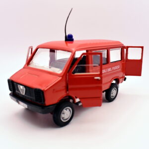 modellino camion scala 1:43 old cars iveco daily 30.8 4x4 vigili del fuoco modellismo da collezione