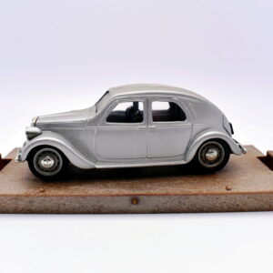 Modellino auto scala 1:43 lancia aprilia Brumm diecast modellismo statico