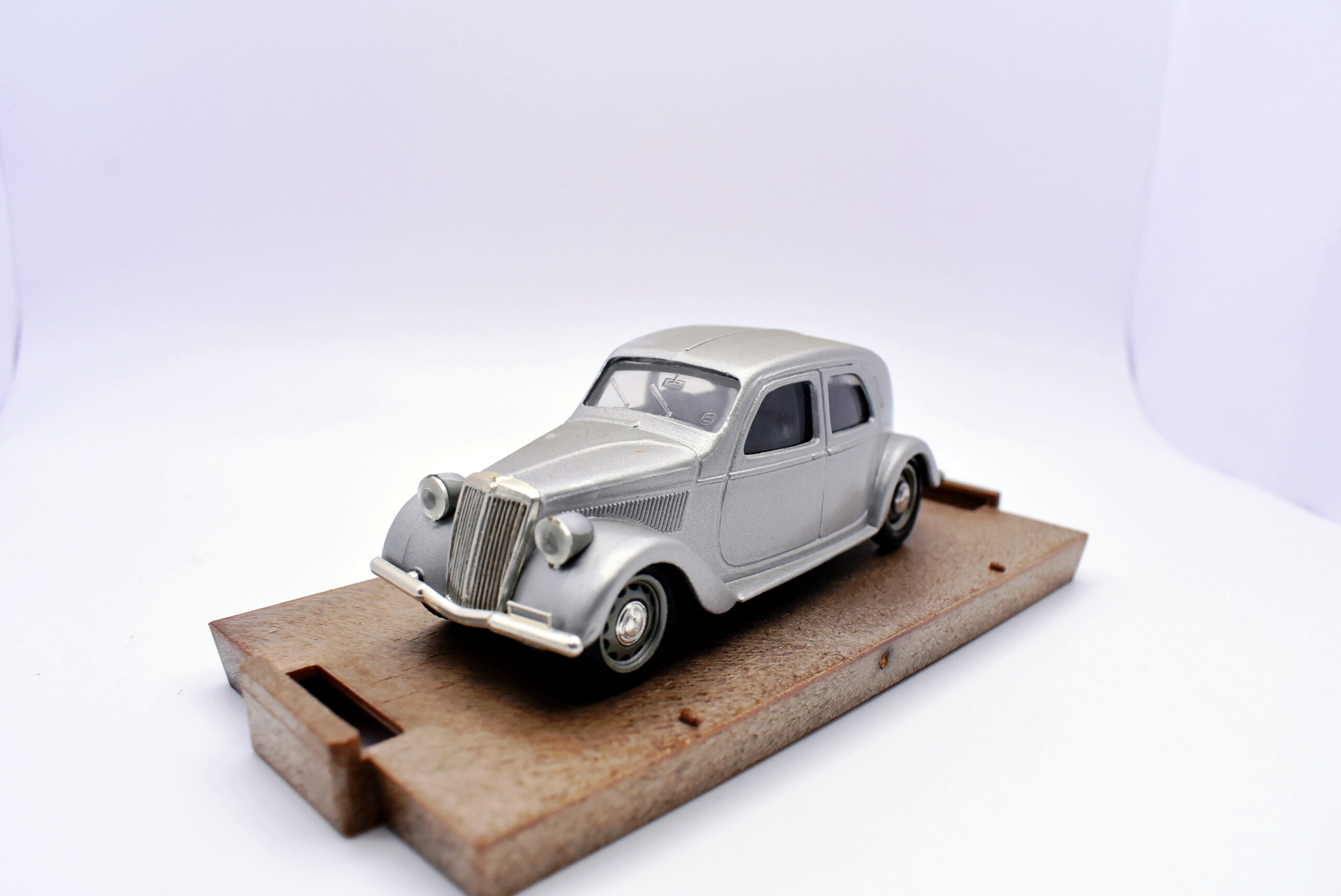 Modellino auto scala 1:43 lancia aprilia Brumm diecast modellismo statico - immagine 3