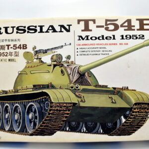 Modellino model kit montaggio carri armati tank RUSSIAN T-54B trumpeter scala 1:35 modellismo