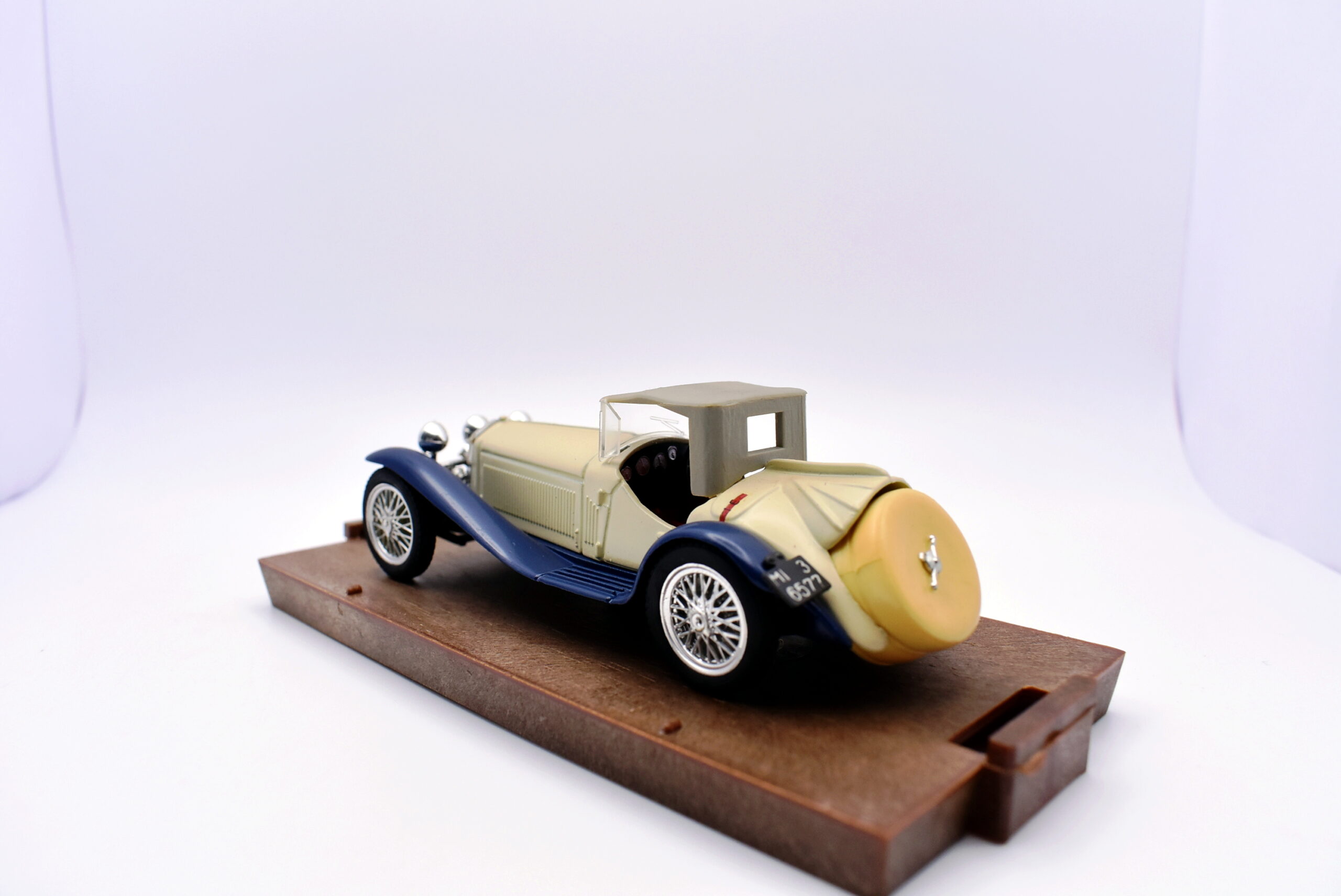 Modellino auto scala 1:43 alfa romeo 2300 diecast modellismo collezione brumm - immagine 4