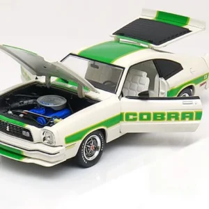 Modellino auto scala 1:18 ford mustang II cobra greenlight diecast modellismo da collezione