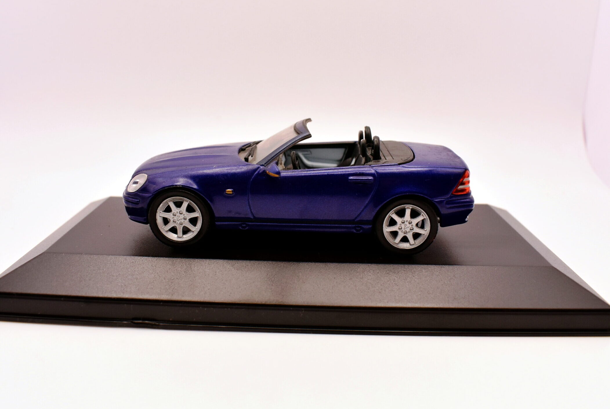 modellauto Mercedes Benz SLK 320 blaues Auto diecast Maßstab 1:43modellbauautomodell