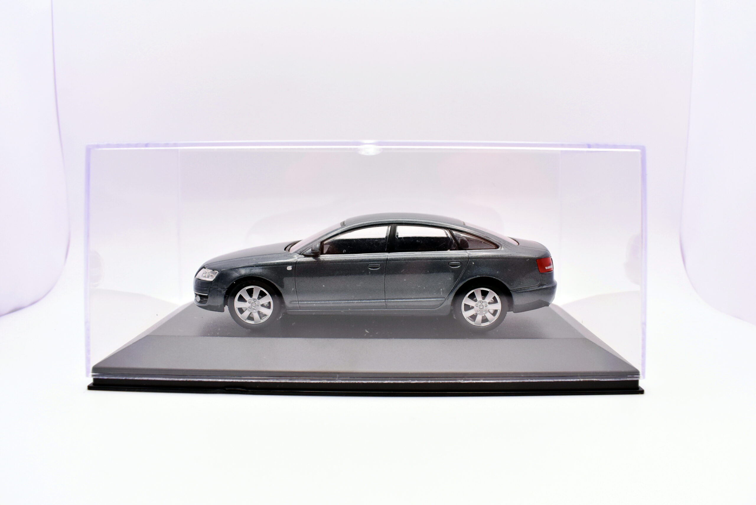 Modellino auto Audi A6 scala 1:43 diecast modellismo statico - immagine 4