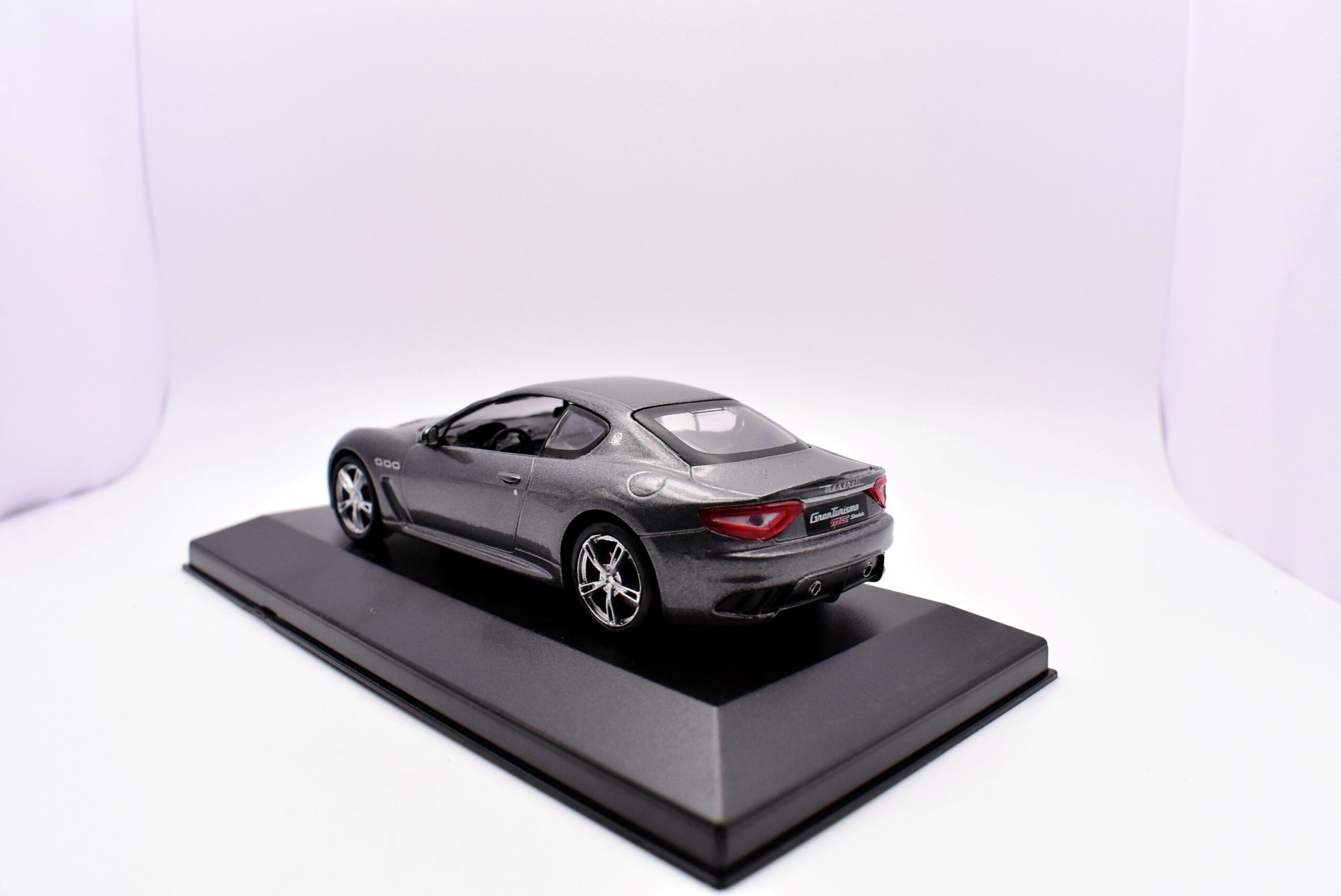 Modellino auto maserati granturismo mc stradale scala 1:43 diecast modellismo statico - immagine 3