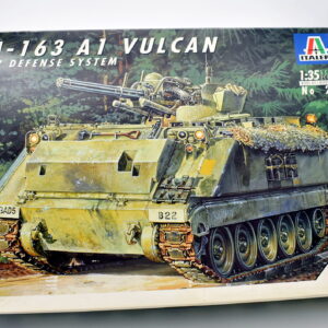 Modellino model kit montaggio carri armati tank M-163 A1 VULCAN AR DEFENSE SYSTEM italeri scala 1:35 modellismo