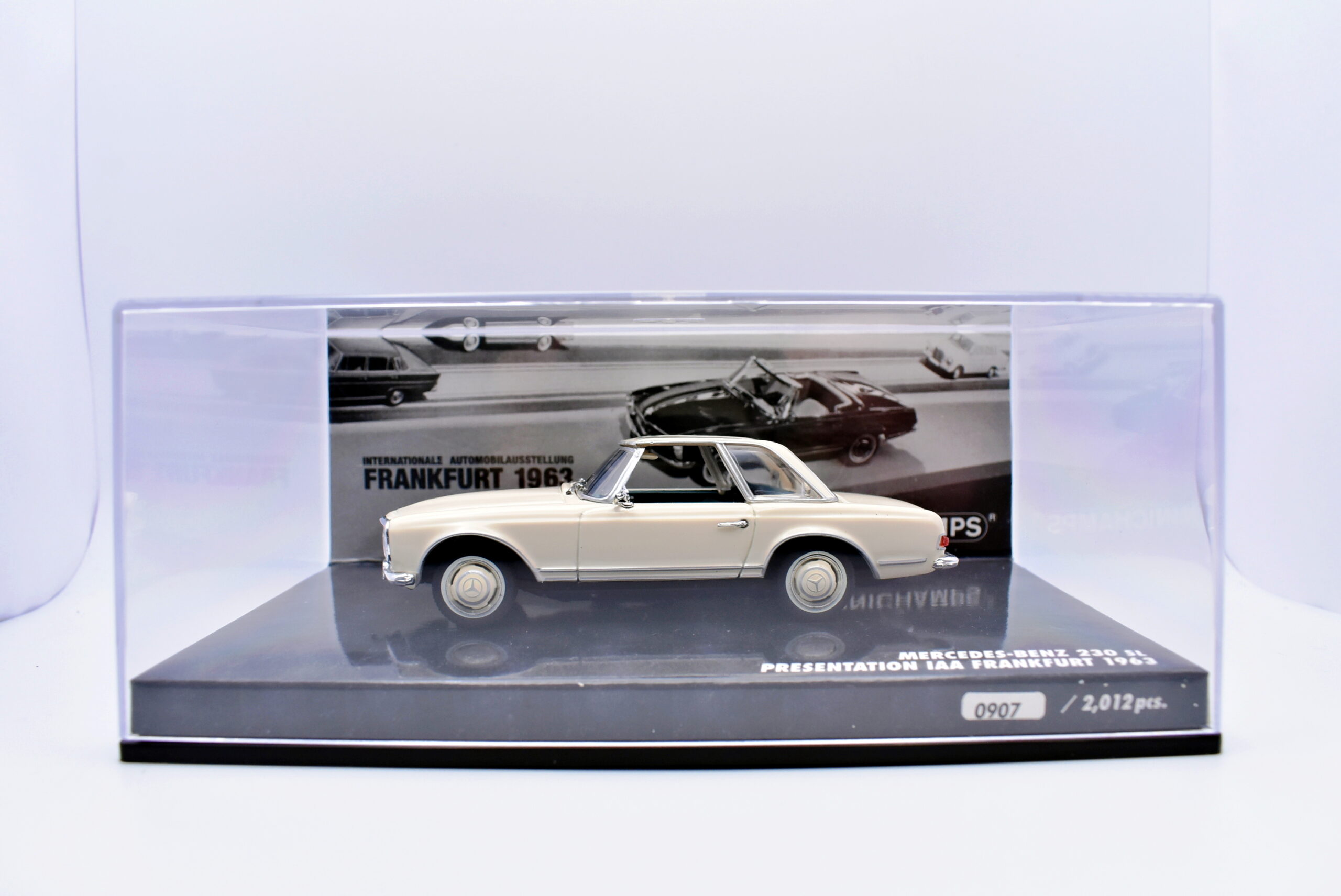 Modellino auto scala 1:43 mercedes benz 230 SL minichamps diecast modellismo da collezione - immagine 2