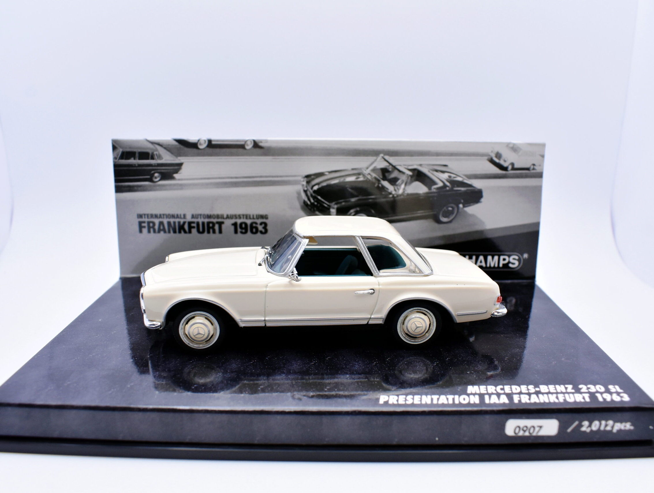 Modellino auto scala 1:43 mercedes benz 230 SL minichamps diecast modellismo da collezione