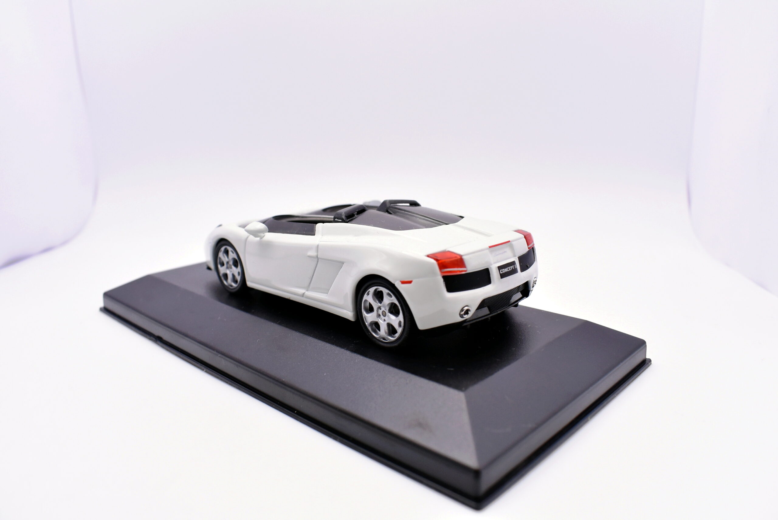 Modellino auto lamborghini concept s scala 1:43 diecast modellismo statico - immagine 4
