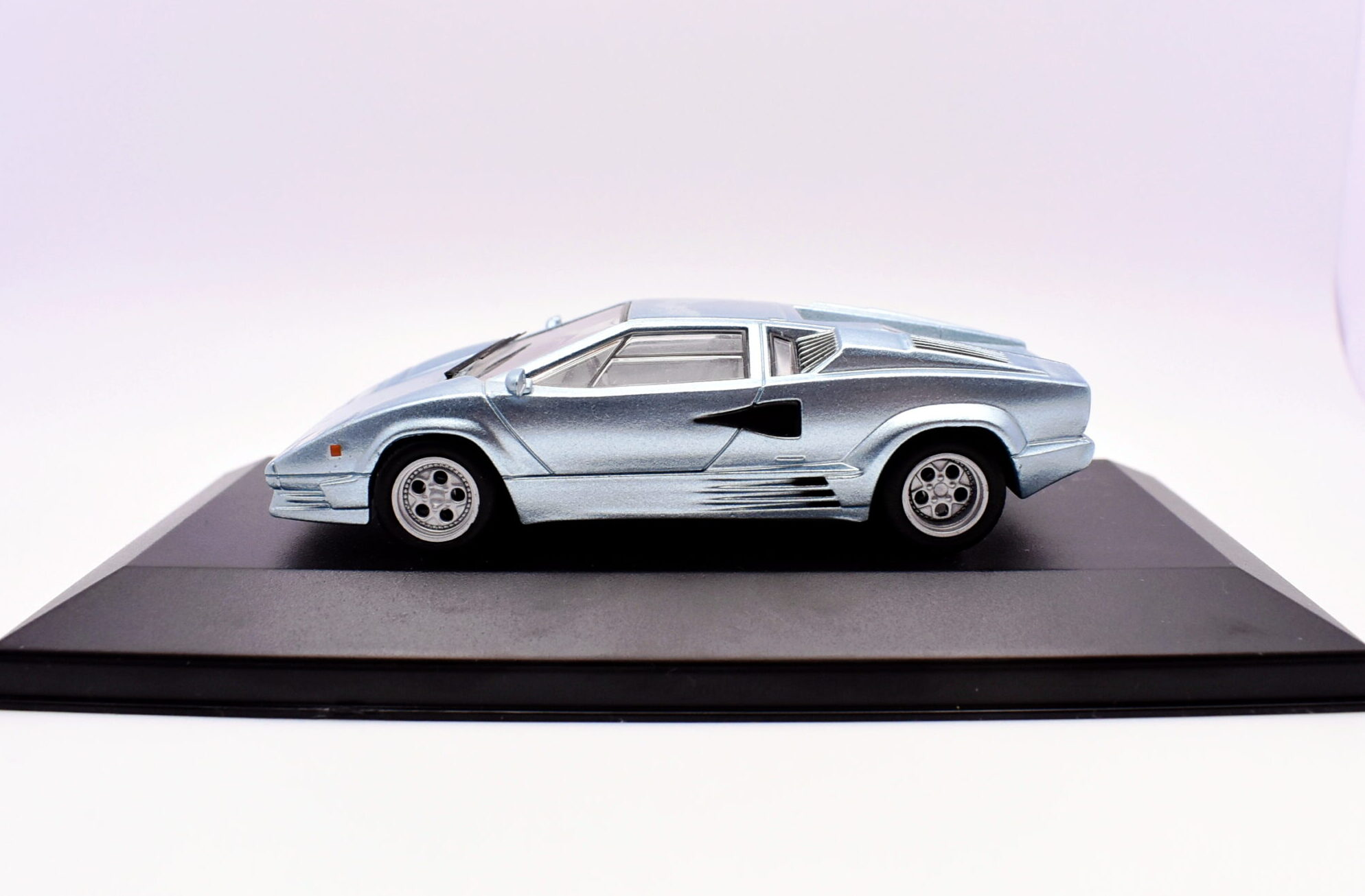 Modellino auto lamborghini countach scala 1:43 diecast modellismo statico