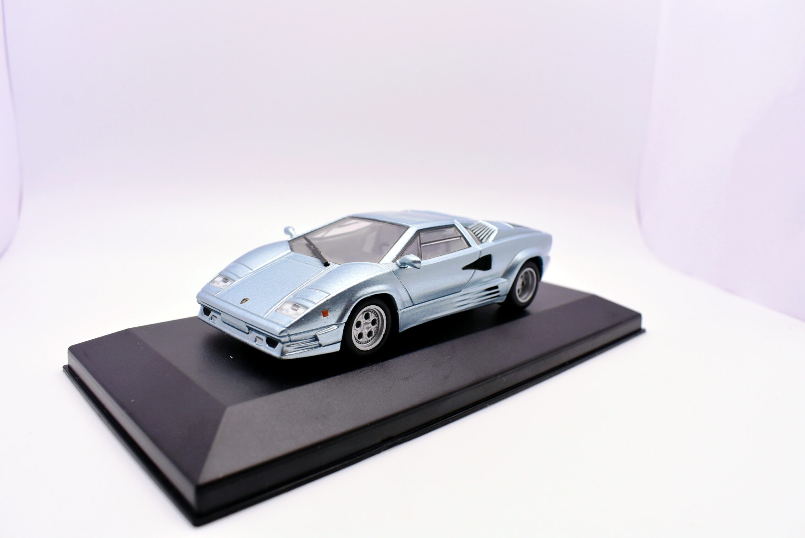 Modellino auto lamborghini countach scala 1:43 diecast modellismo statico - immagine 3