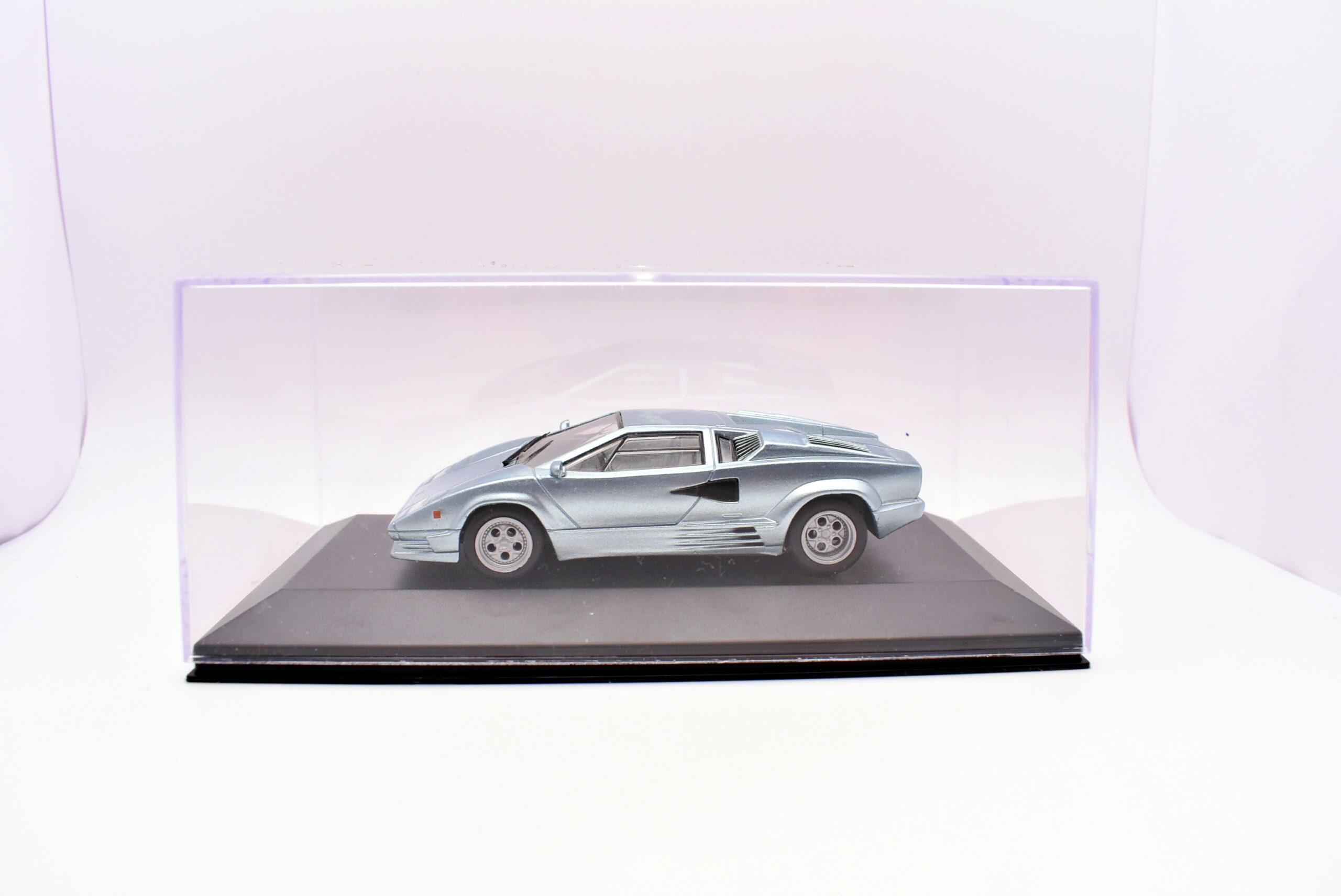 Modellino auto lamborghini countach scala 1:43 diecast modellismo statico - immagine 5