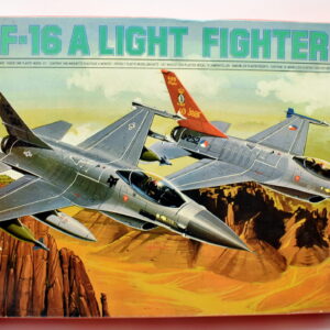 Modellini aerei militari model kit montaggio F-16 A LIGHT FIGHTER esci scala 1:72 modellismo