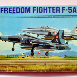 Modellini aerei militari model kit montaggio FREEDOM FIGHTER F-5A esci scala 1:72 modellismo
