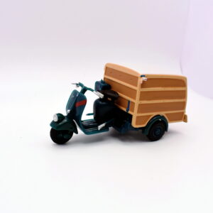 modellino Ape cassoncino chiuso A 125 Scala 1:32 diecast modellismo da collezione edicola