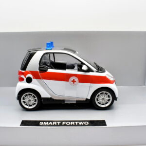 Modellino auto scala 1:24 smart fortwo mezzo soccorso modellismo da collezione