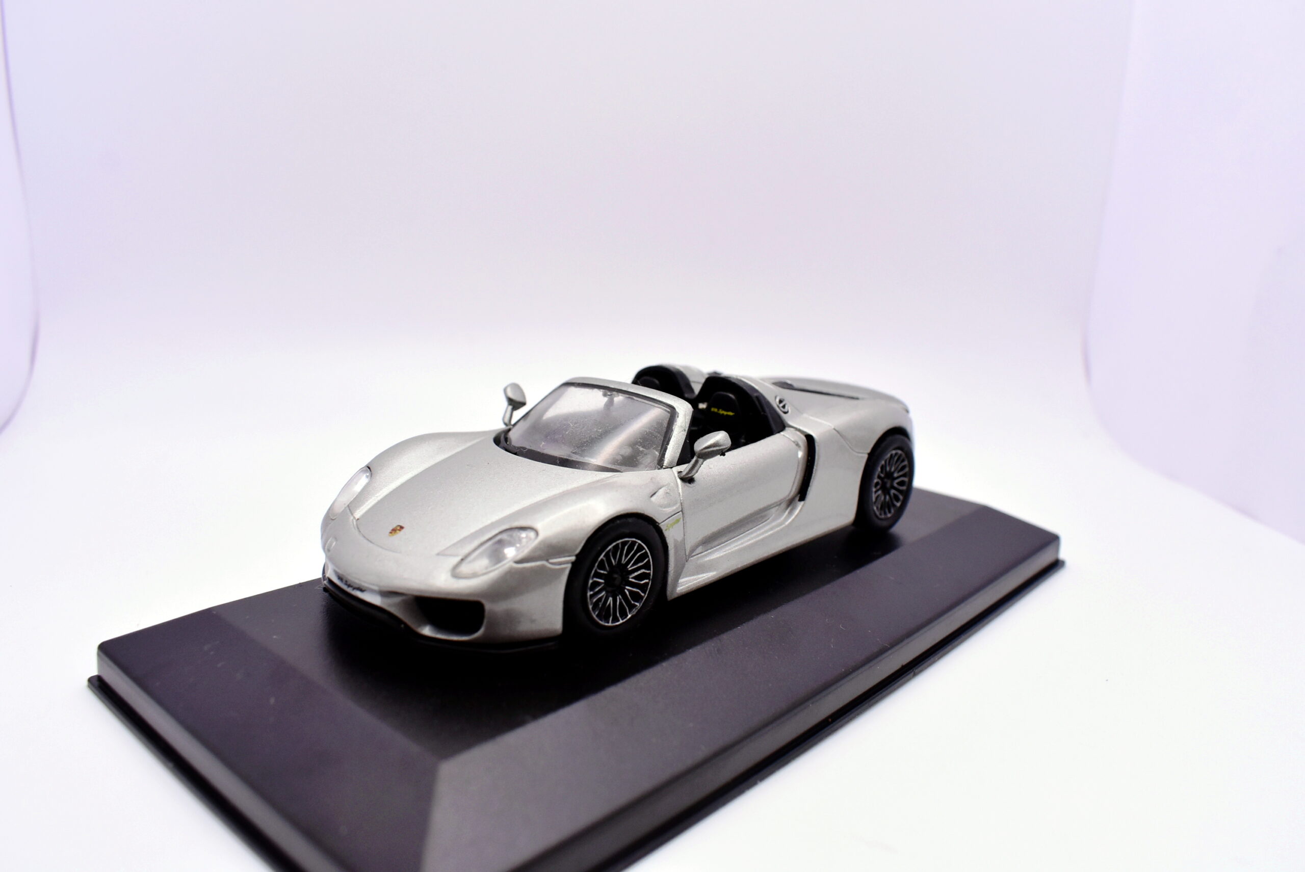 Modellino auto scala 1:43 porsche 918 modellismo da collezione - immagine 2