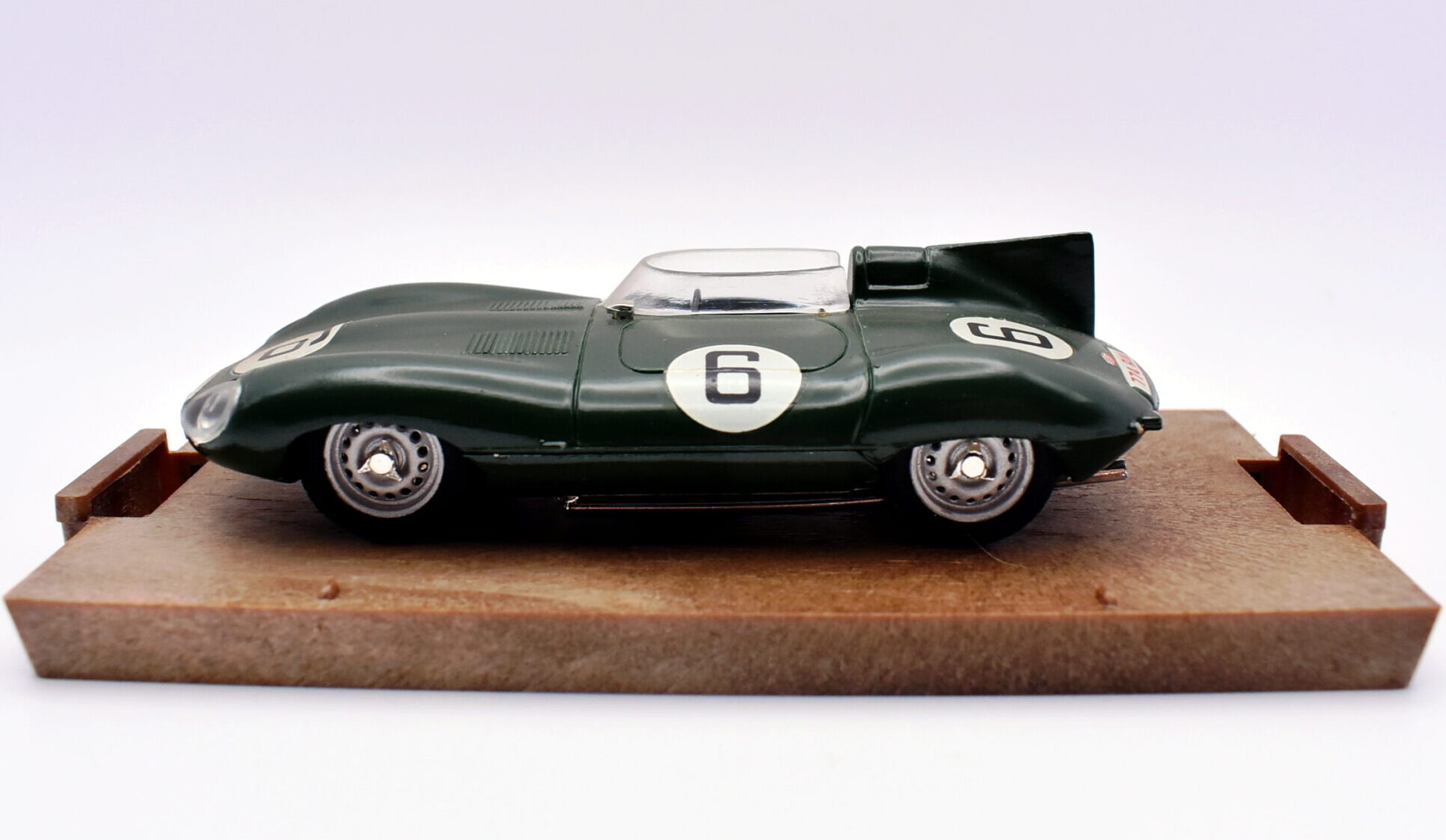 Modellino auto scala 1:43 jaguar d-type Brumm diecast modellismo statico