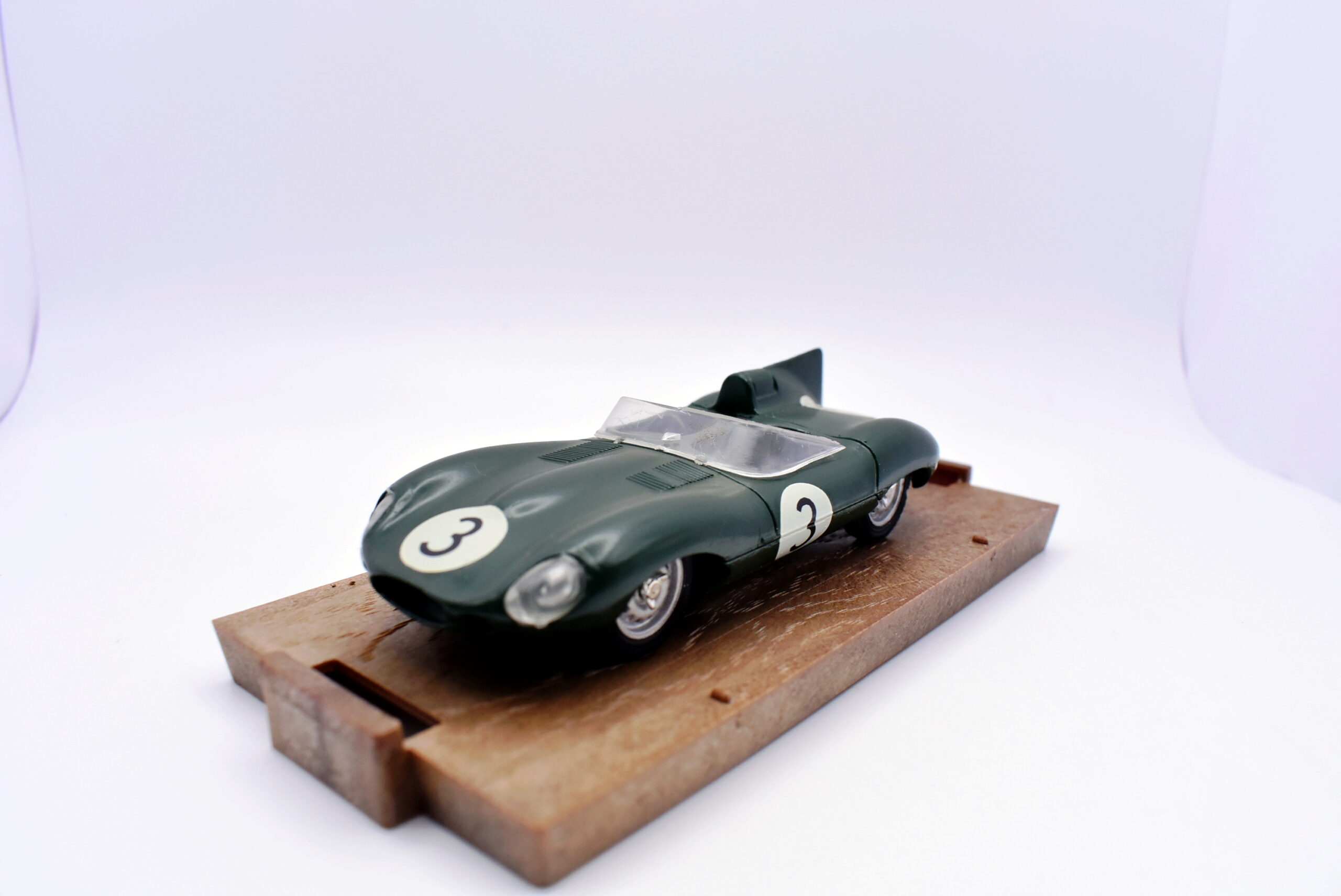 Modellino auto scala 1:43 jaguar D-type Brumm diecast modellismo statico - immagine 2
