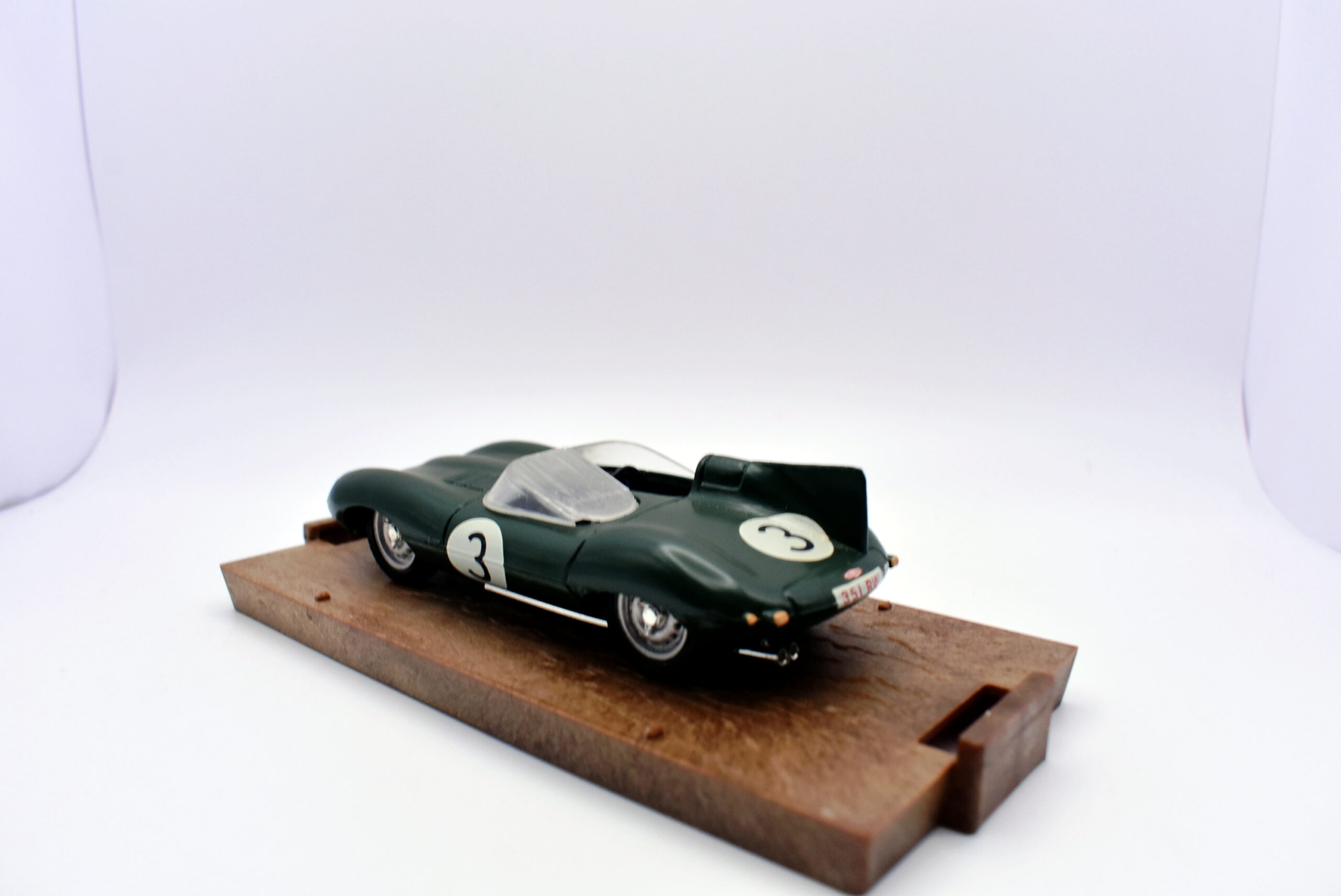Modellino auto scala 1:43 jaguar D-type Brumm diecast modellismo statico - immagine 3