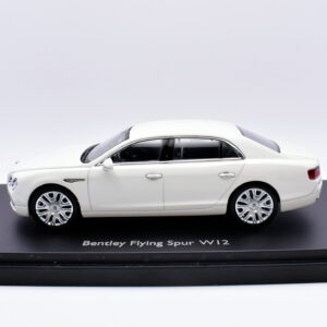 Modellino Auto Scala 1:43 bentley flying spur W12 Kyosho modellismo statico