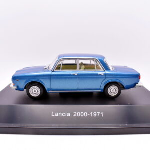 Modellino auto scala 1:43 lancia 2000 diecast modellismo collezione Starline