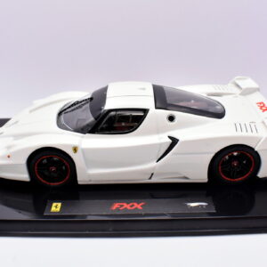 Modellino auto scala 1:43 Ferrari FXX hot wheels diecast modellismo statico