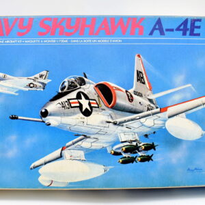 Modellini aerei militari model kit montaggio NAVY SKYHAWK A-4E esci scala 1:72 modellismo