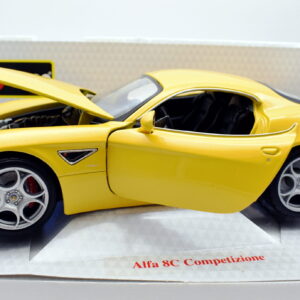 Modellino auto scala 1:18 alfa 8C competizione diecast burago da collezione