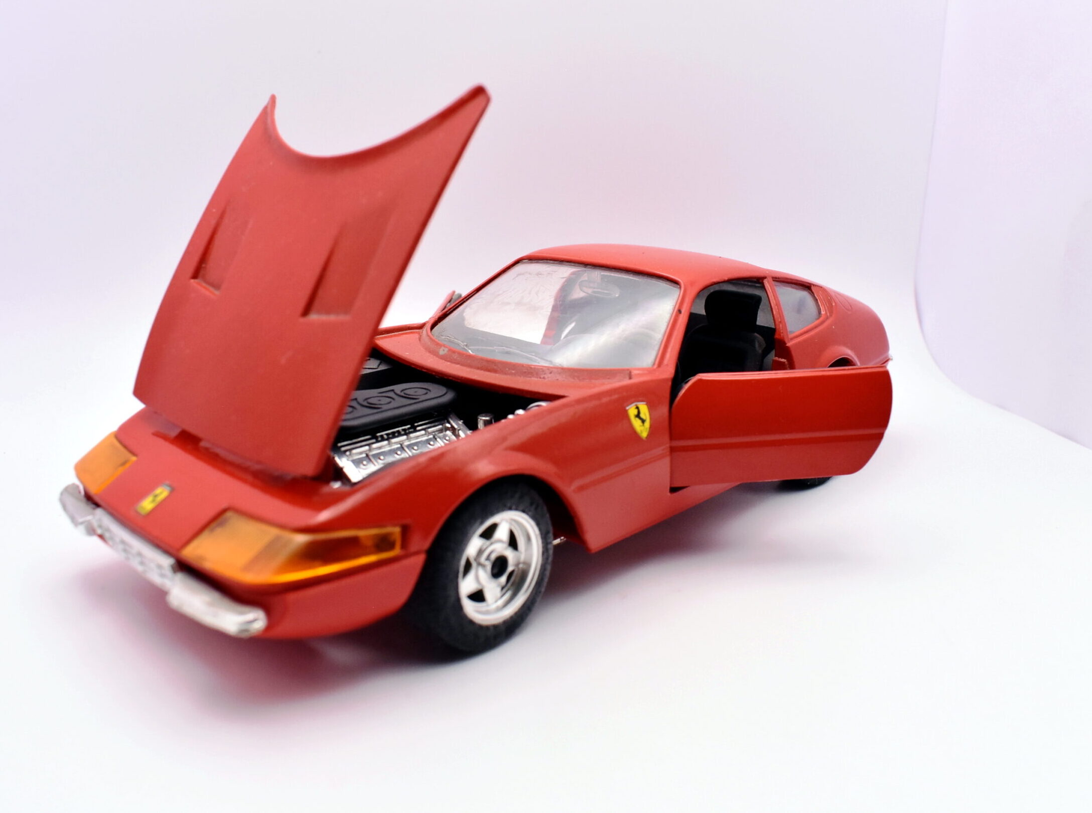 Modellino auto scala 1:24 Ferrari 365 gtb/4 daytona majorette modellismo statico da collezione