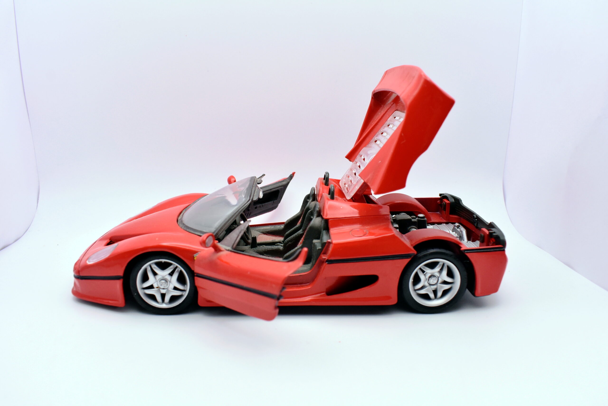 Modellino auto scala 1:24 Ferrari F50 maisto modellismo statico da collezione - immagine 2
