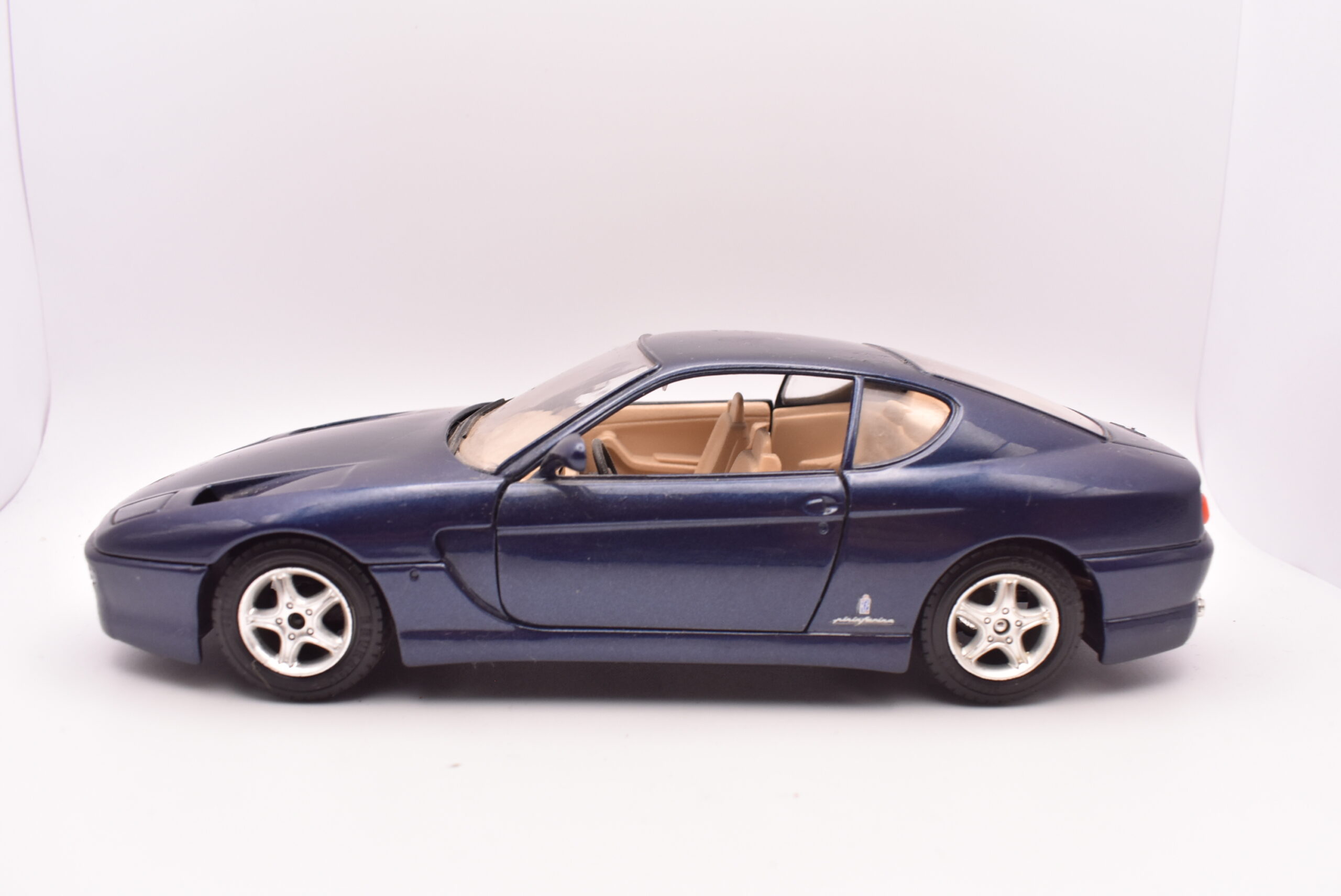 Modellino auto scala 1:24 Ferrari 456gt Burago modellismo statico da collezione - immagine 3