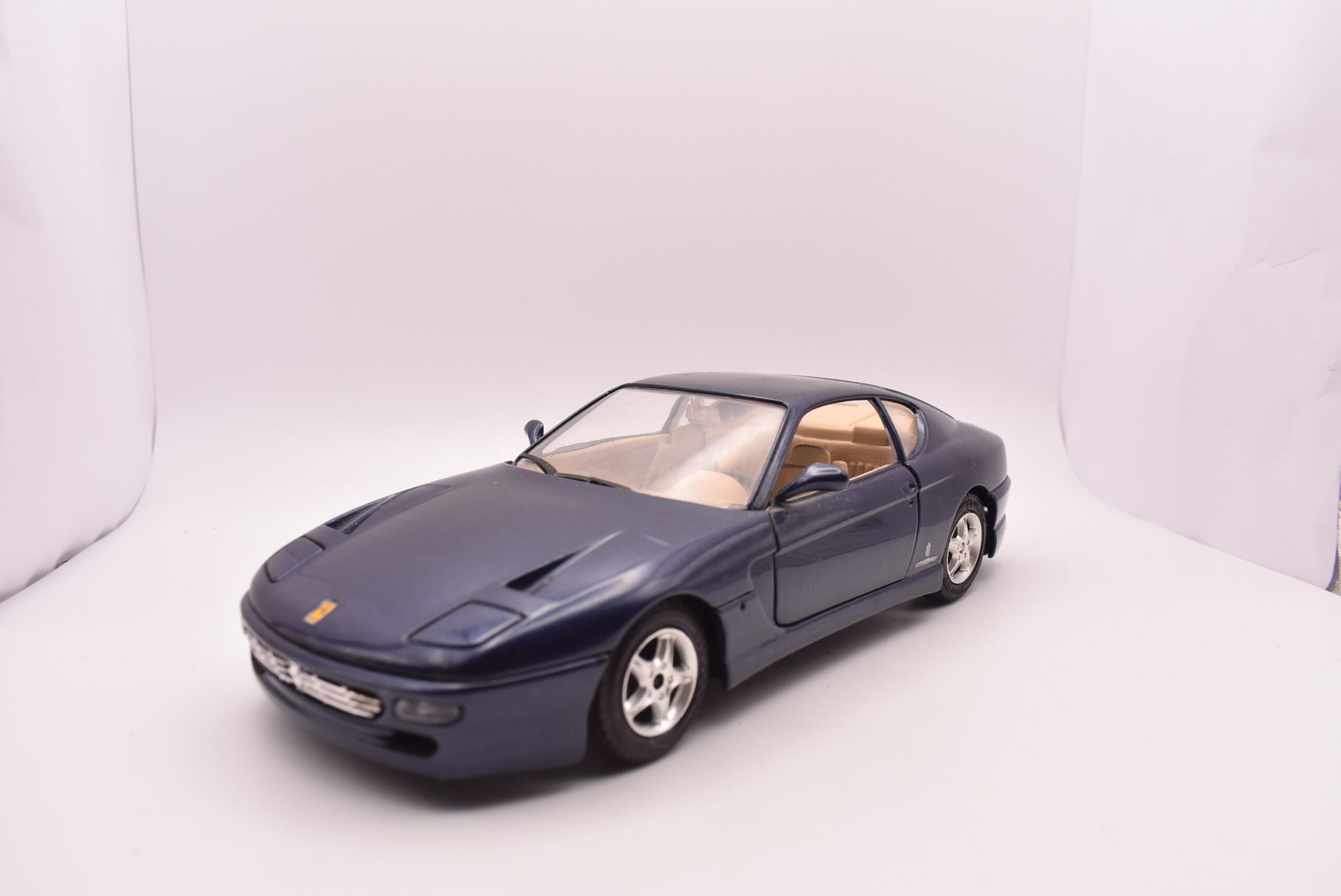 Modellino auto scala 1:24 Ferrari 456gt Burago modellismo statico da collezione - immagine 4