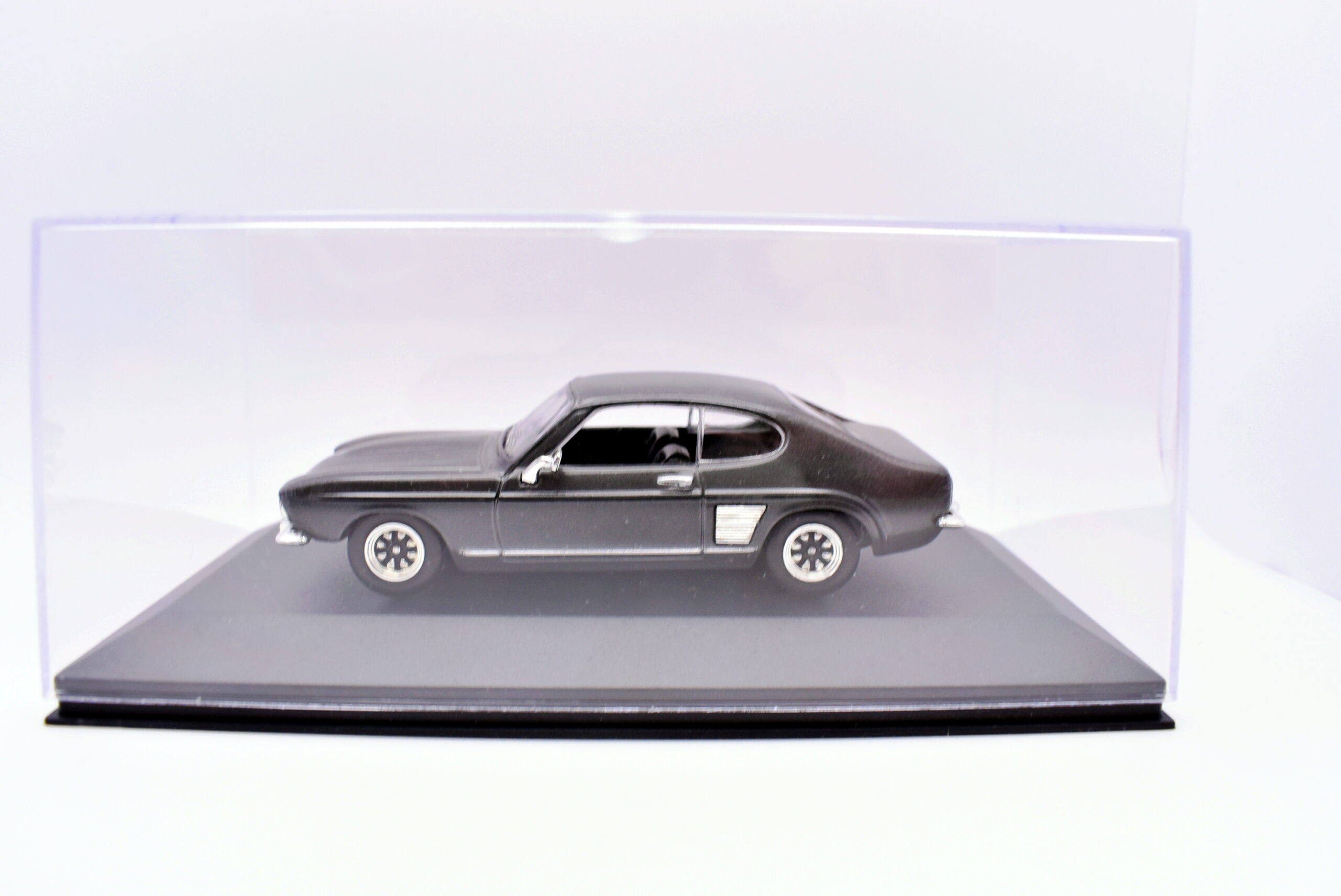 Modellino Auto Scala 1:43 ford capri diecast modellismo statico - immagine 4