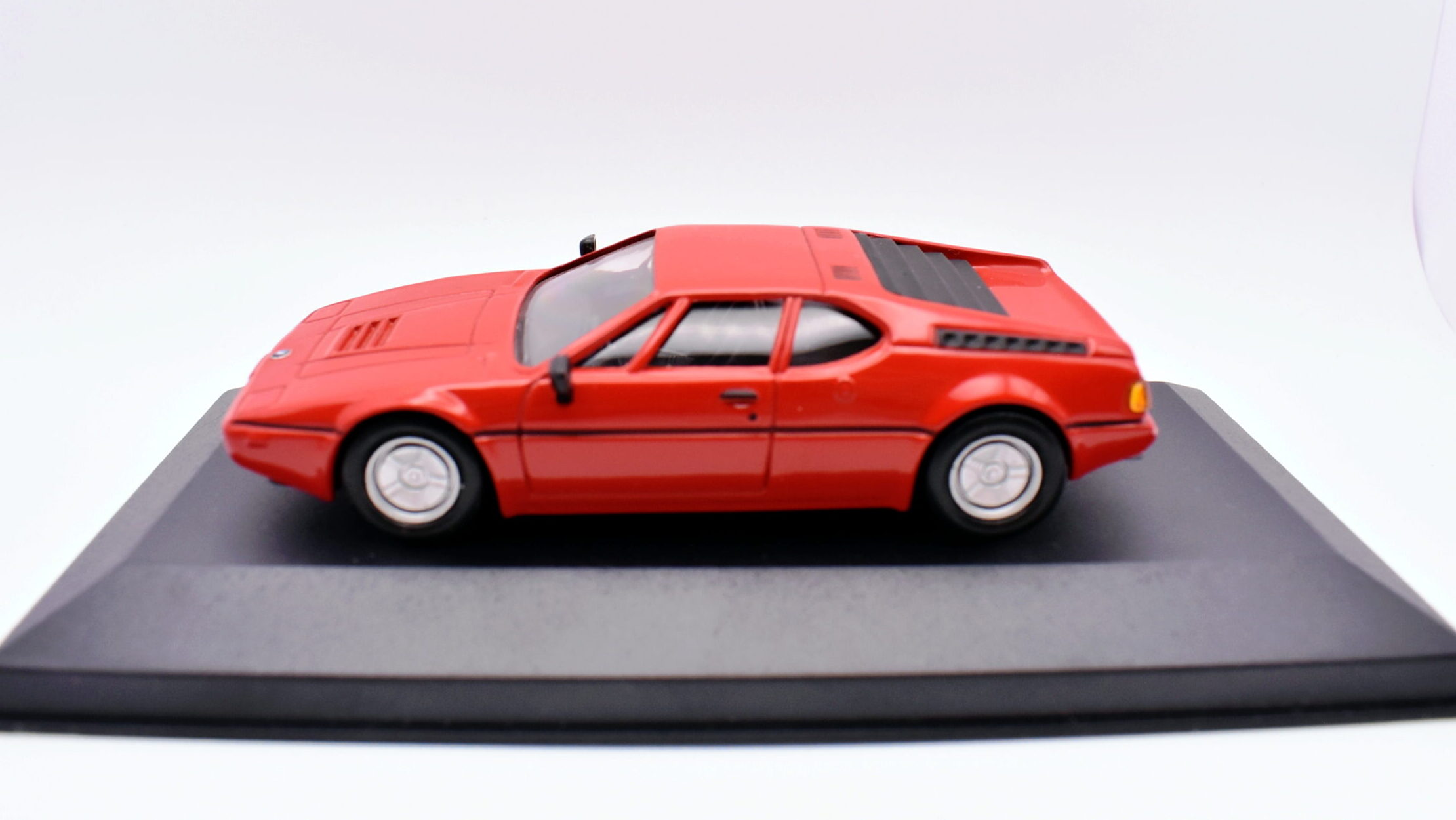 Modellino Auto Scala 1:43 BMW M1 diecast modellismo statico