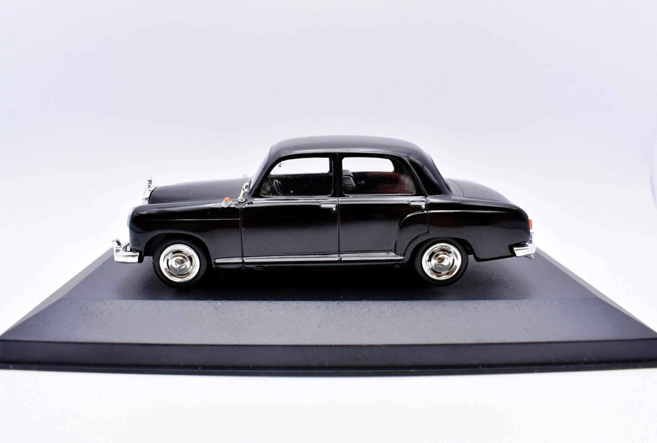Modellino Auto Scala 1:43 mercedes benz 190 diecast modellismo statico - immagine 2