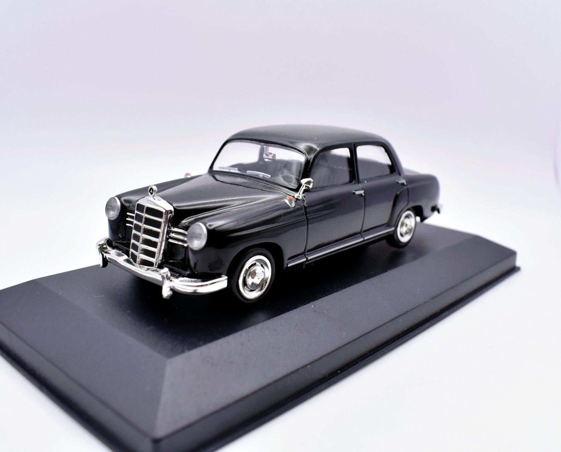 Modellino Auto Scala 1:43 mercedes benz 190 diecast modellismo statico