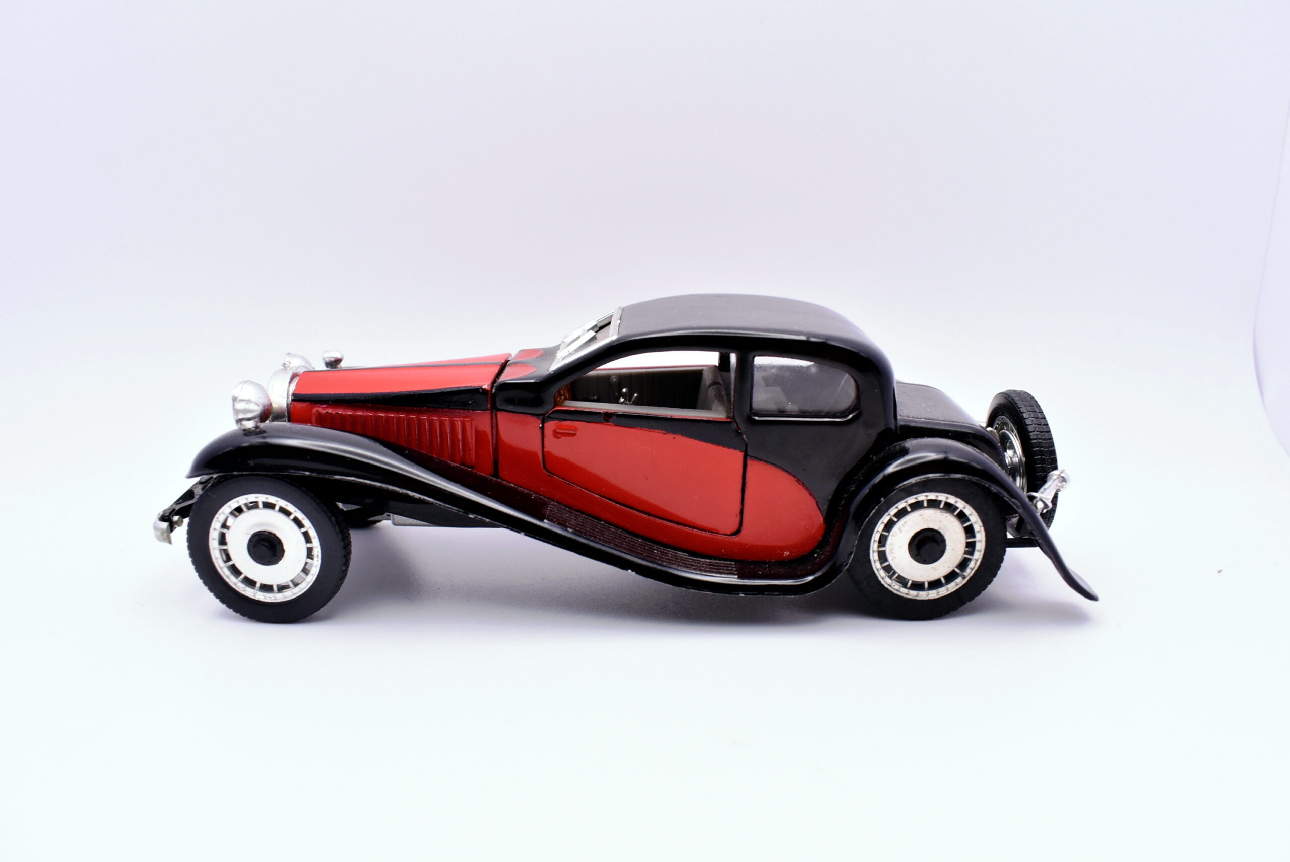 Modellino auto scala 1:43 bugatti t50 Rio diecast modellismo statico usati - immagine 2